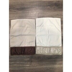 2 Hand Towels